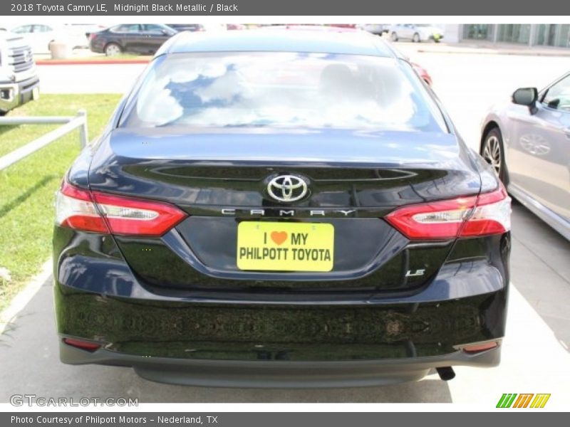 Midnight Black Metallic / Black 2018 Toyota Camry LE