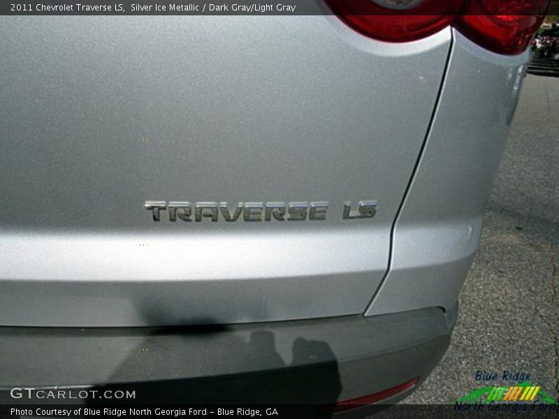 Silver Ice Metallic / Dark Gray/Light Gray 2011 Chevrolet Traverse LS