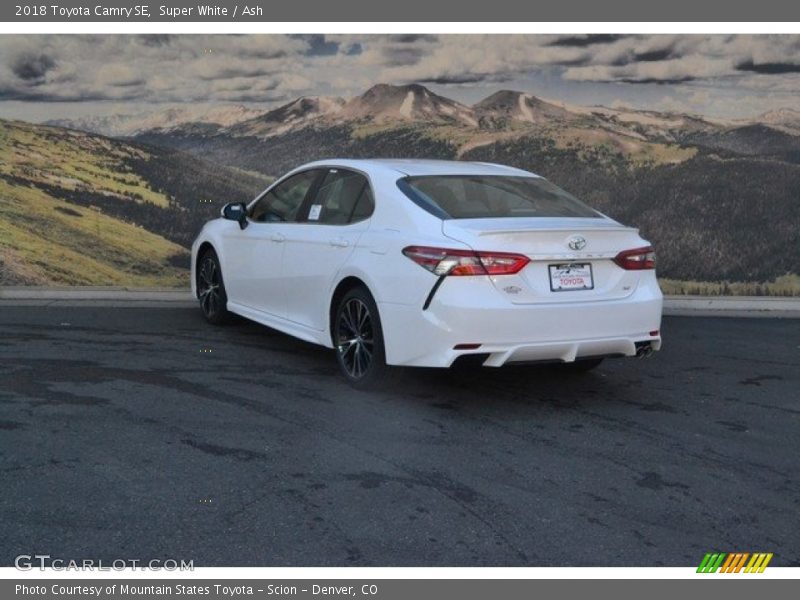 Super White / Ash 2018 Toyota Camry SE