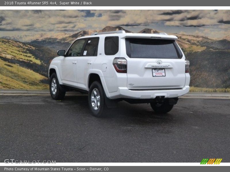 Super White / Black 2018 Toyota 4Runner SR5 4x4