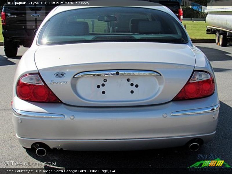 Platinum Metallic / Ivory 2004 Jaguar S-Type 3.0