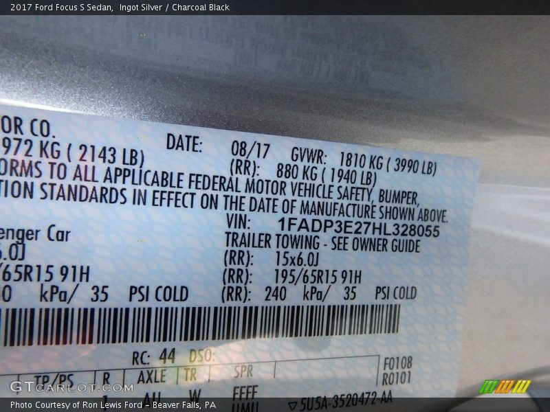 Ingot Silver / Charcoal Black 2017 Ford Focus S Sedan