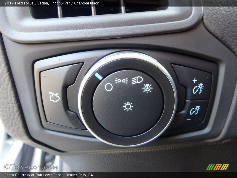 Ingot Silver / Charcoal Black 2017 Ford Focus S Sedan