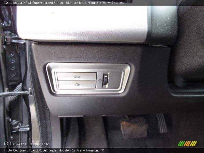 Ultimate Black Metallic / Warm Charcoal 2011 Jaguar XF XF Supercharged Sedan