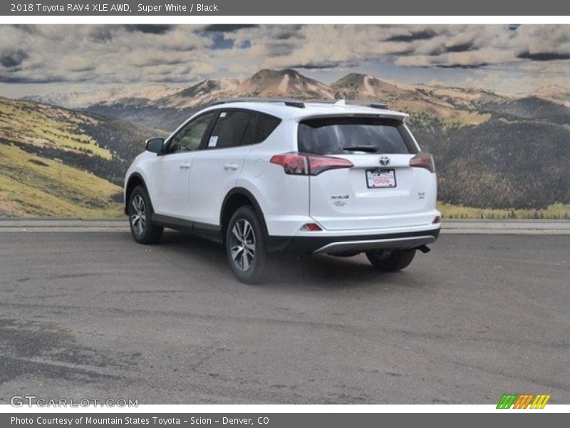 Super White / Black 2018 Toyota RAV4 XLE AWD