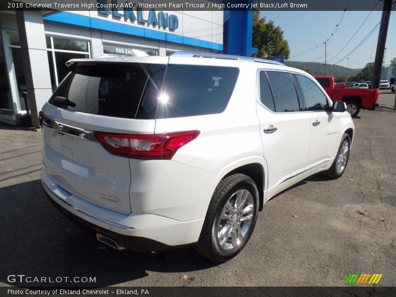 Iridescent Pearl Tricoat / High Country Jet Black/Loft Brown 2018 Chevrolet Traverse High Country AWD