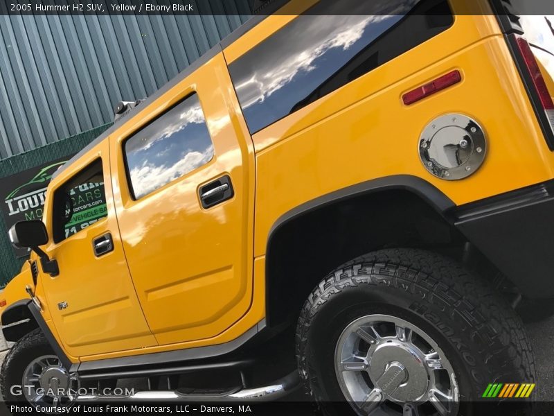 Yellow / Ebony Black 2005 Hummer H2 SUV