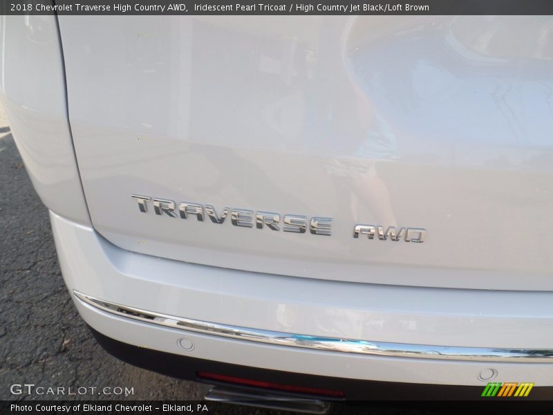 Iridescent Pearl Tricoat / High Country Jet Black/Loft Brown 2018 Chevrolet Traverse High Country AWD