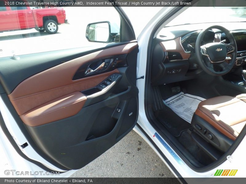 Iridescent Pearl Tricoat / High Country Jet Black/Loft Brown 2018 Chevrolet Traverse High Country AWD