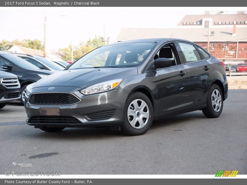 Magnetic / Charcoal Black 2017 Ford Focus S Sedan