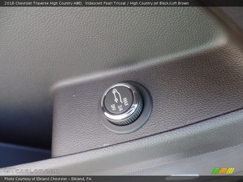 Iridescent Pearl Tricoat / High Country Jet Black/Loft Brown 2018 Chevrolet Traverse High Country AWD