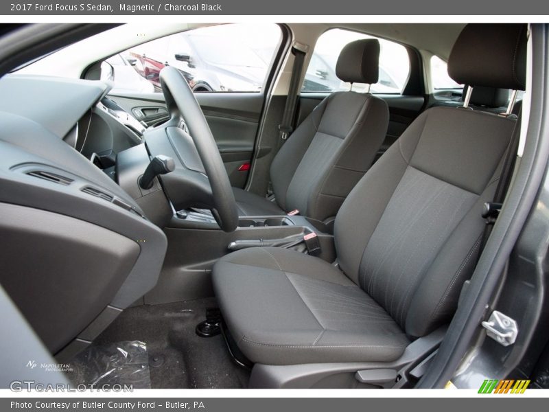 Magnetic / Charcoal Black 2017 Ford Focus S Sedan