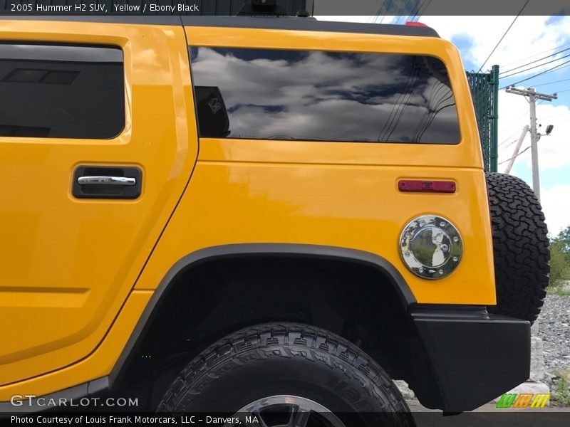 Yellow / Ebony Black 2005 Hummer H2 SUV