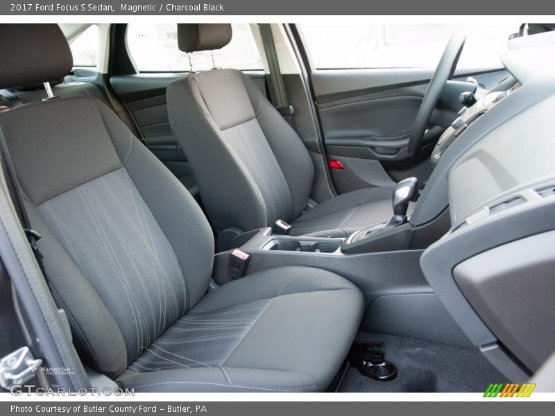 Magnetic / Charcoal Black 2017 Ford Focus S Sedan