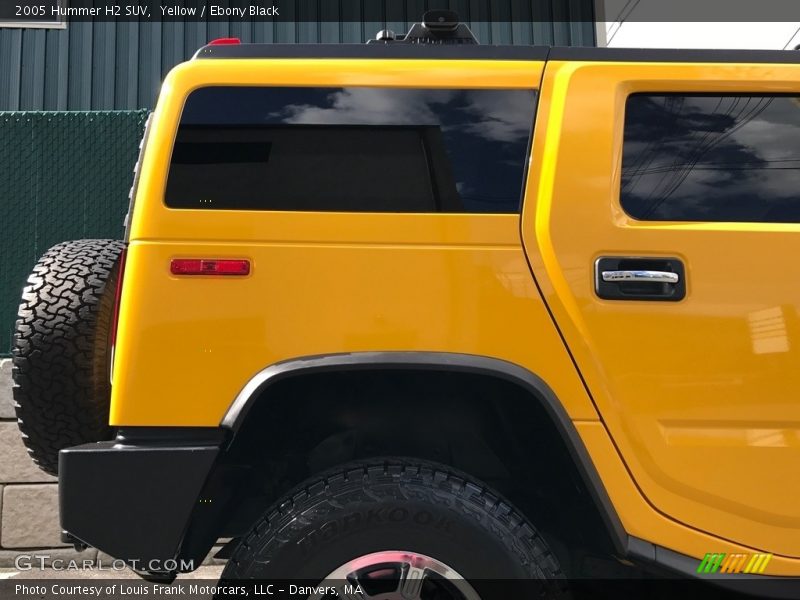 Yellow / Ebony Black 2005 Hummer H2 SUV
