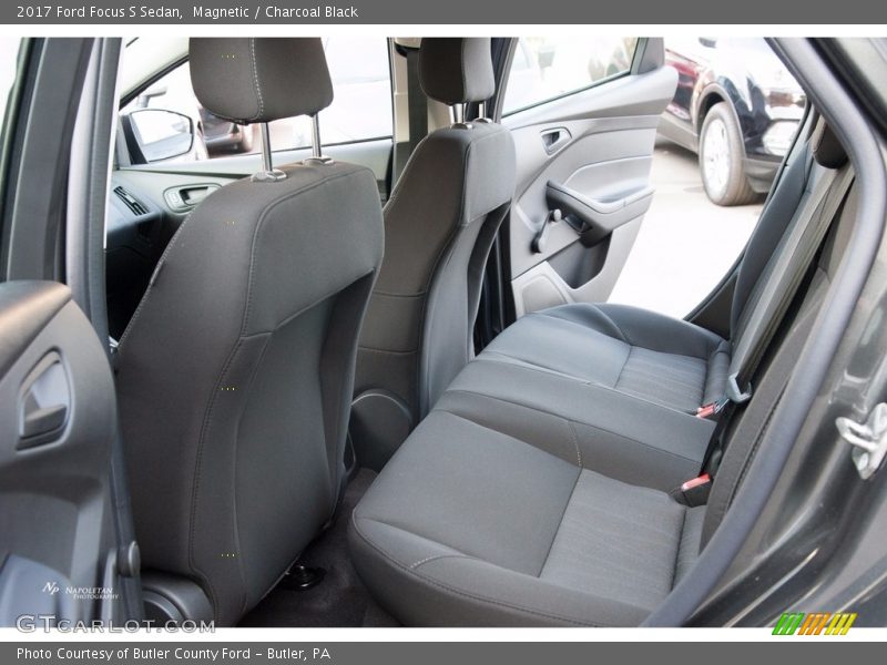 Magnetic / Charcoal Black 2017 Ford Focus S Sedan