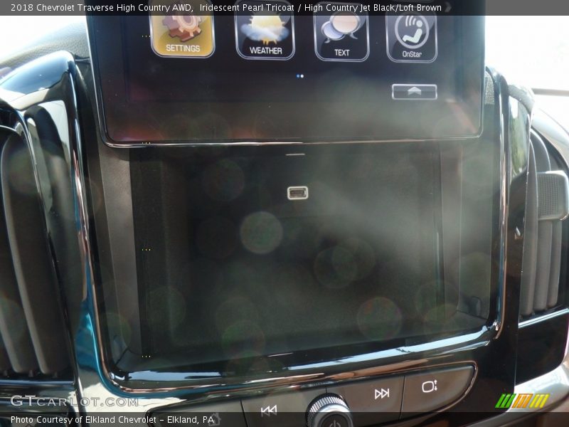 Iridescent Pearl Tricoat / High Country Jet Black/Loft Brown 2018 Chevrolet Traverse High Country AWD