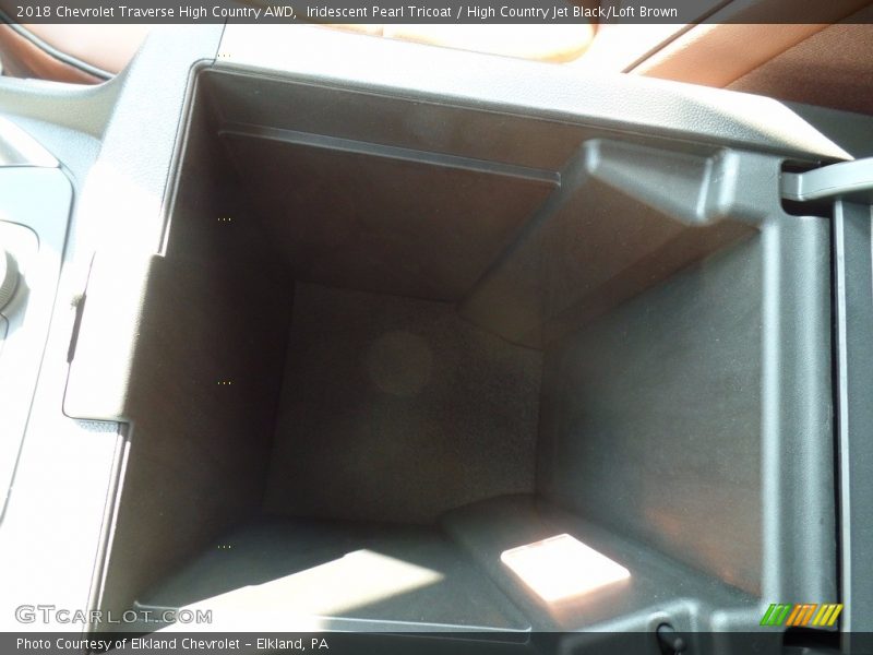 Iridescent Pearl Tricoat / High Country Jet Black/Loft Brown 2018 Chevrolet Traverse High Country AWD