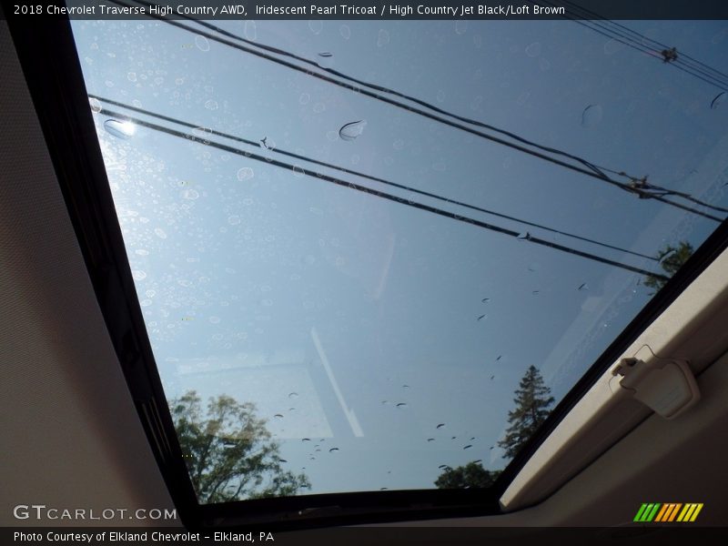 Iridescent Pearl Tricoat / High Country Jet Black/Loft Brown 2018 Chevrolet Traverse High Country AWD