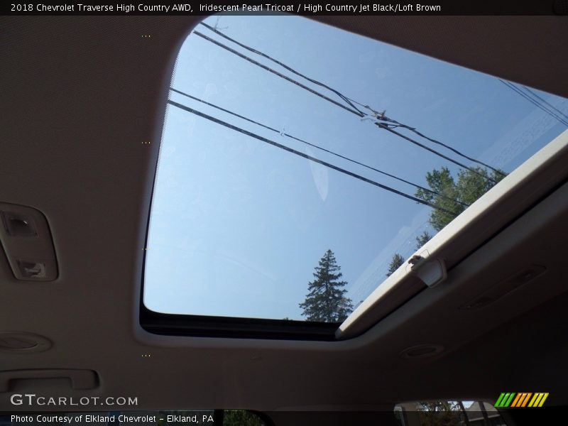 Iridescent Pearl Tricoat / High Country Jet Black/Loft Brown 2018 Chevrolet Traverse High Country AWD