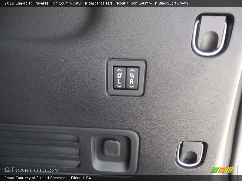 Iridescent Pearl Tricoat / High Country Jet Black/Loft Brown 2018 Chevrolet Traverse High Country AWD