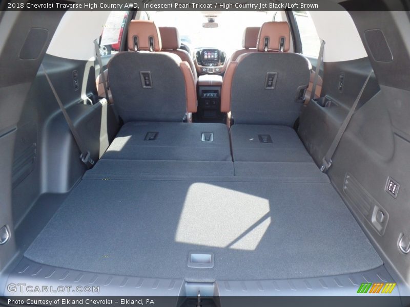 Iridescent Pearl Tricoat / High Country Jet Black/Loft Brown 2018 Chevrolet Traverse High Country AWD
