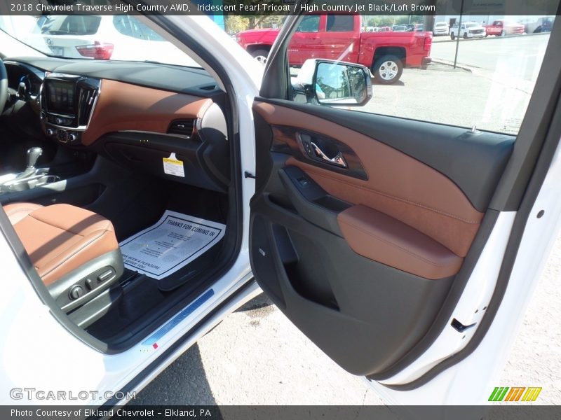 Iridescent Pearl Tricoat / High Country Jet Black/Loft Brown 2018 Chevrolet Traverse High Country AWD