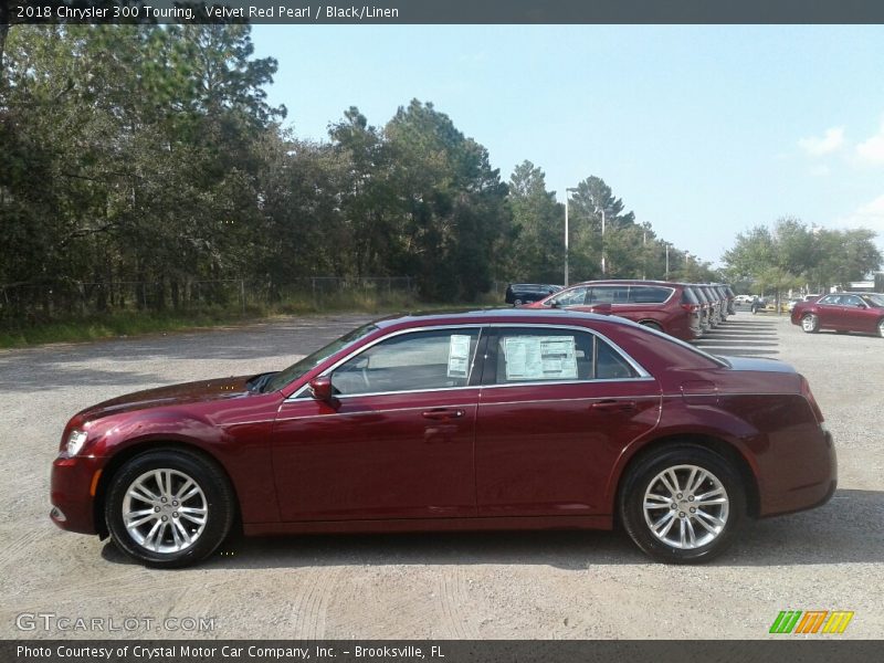 Velvet Red Pearl / Black/Linen 2018 Chrysler 300 Touring