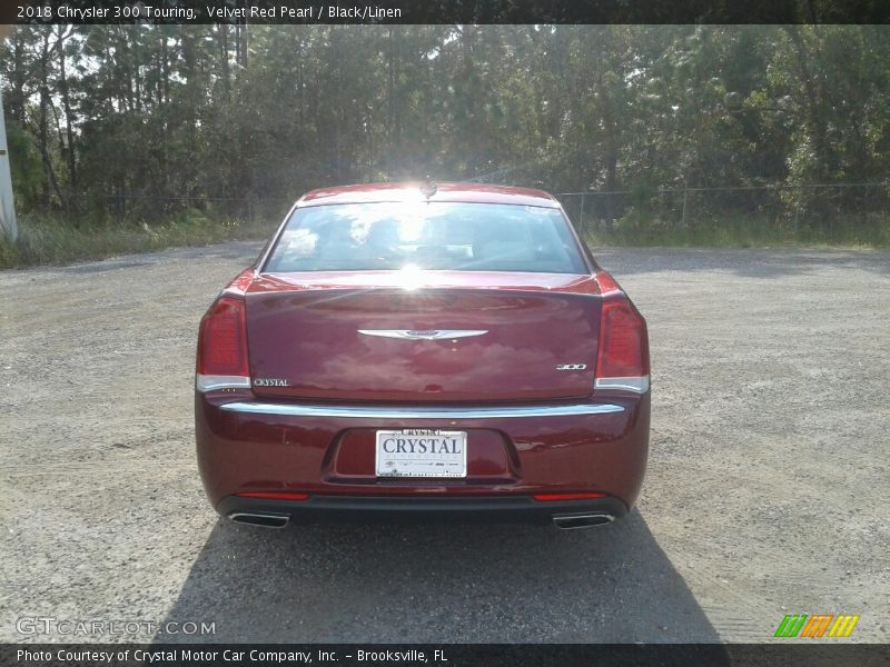 Velvet Red Pearl / Black/Linen 2018 Chrysler 300 Touring