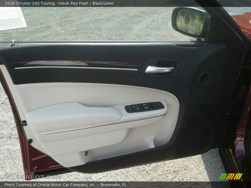 Velvet Red Pearl / Black/Linen 2018 Chrysler 300 Touring