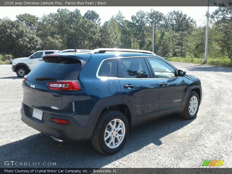 Patriot Blue Pearl / Black 2018 Jeep Cherokee Latitude Plus