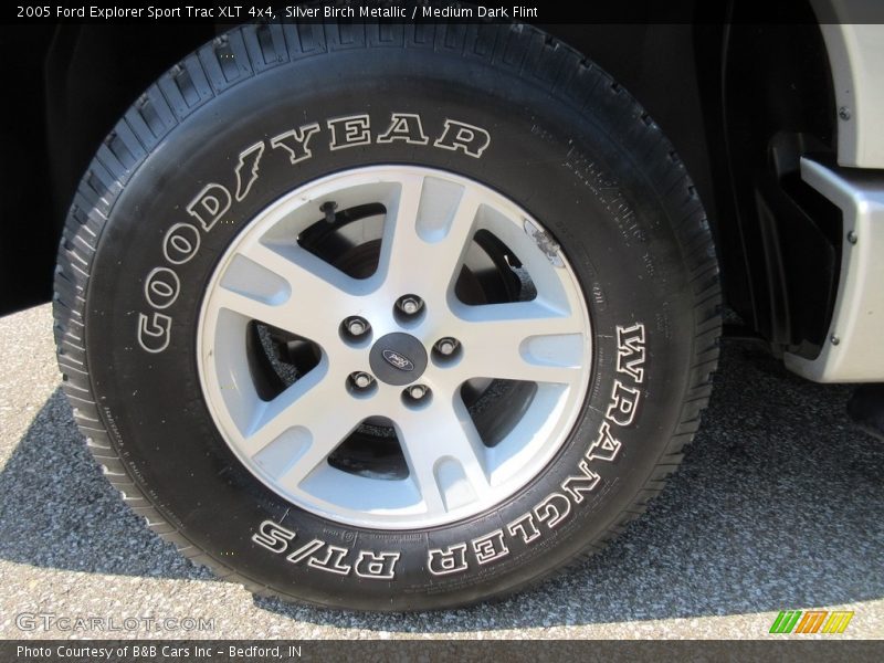 Silver Birch Metallic / Medium Dark Flint 2005 Ford Explorer Sport Trac XLT 4x4