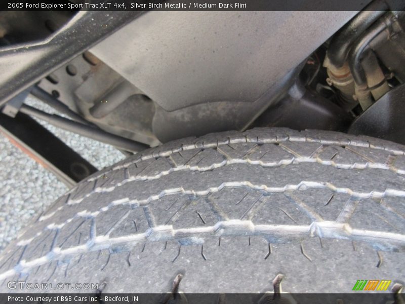 Silver Birch Metallic / Medium Dark Flint 2005 Ford Explorer Sport Trac XLT 4x4