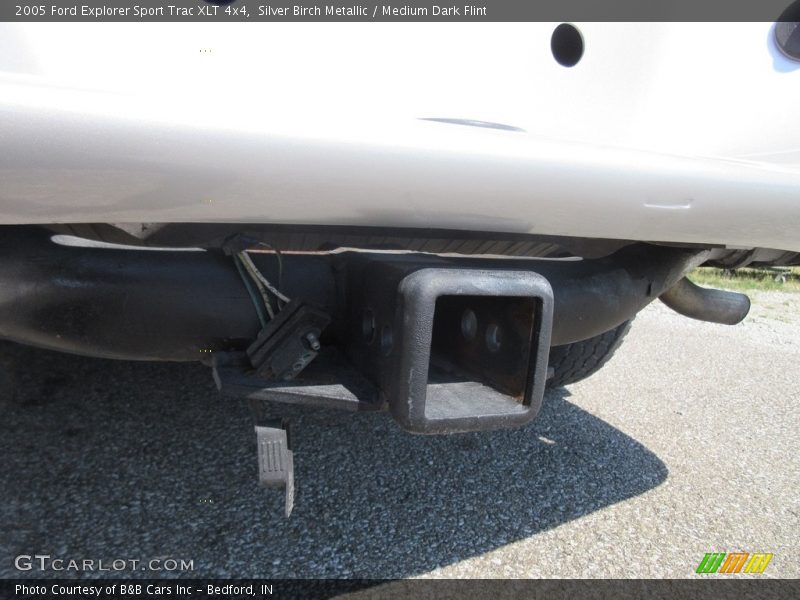 Silver Birch Metallic / Medium Dark Flint 2005 Ford Explorer Sport Trac XLT 4x4