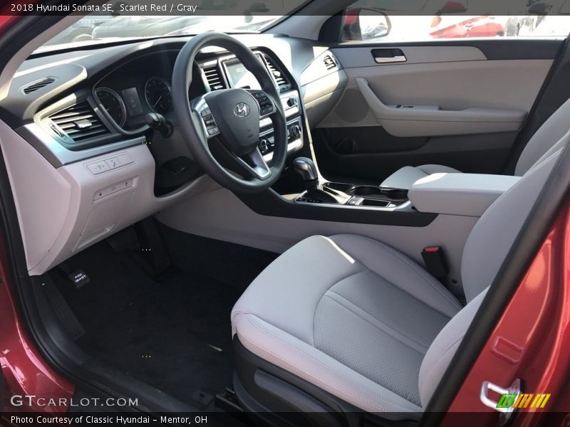 Scarlet Red / Gray 2018 Hyundai Sonata SE