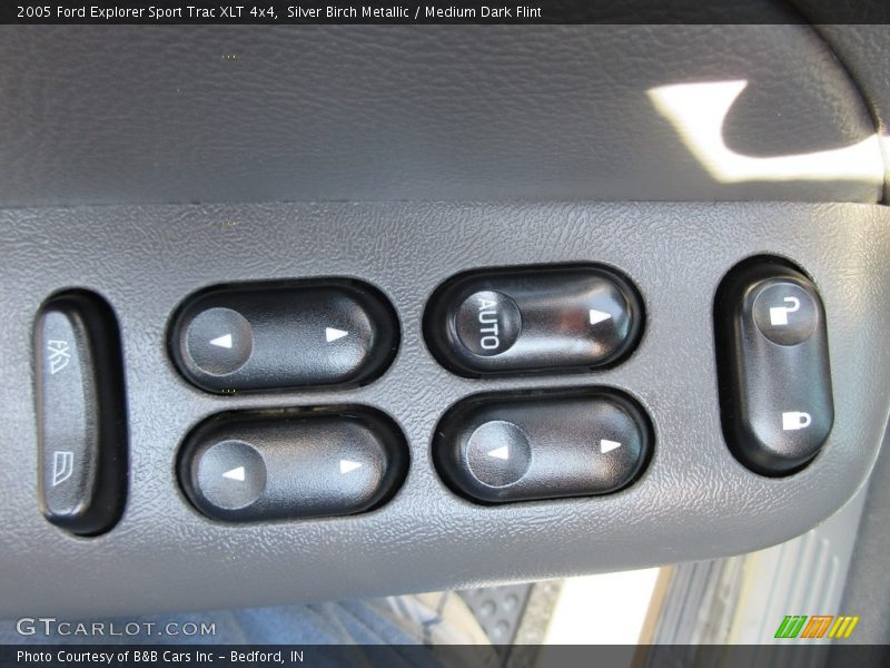Silver Birch Metallic / Medium Dark Flint 2005 Ford Explorer Sport Trac XLT 4x4