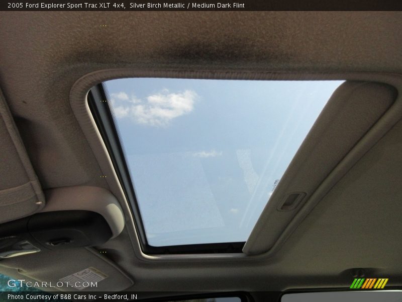 Silver Birch Metallic / Medium Dark Flint 2005 Ford Explorer Sport Trac XLT 4x4