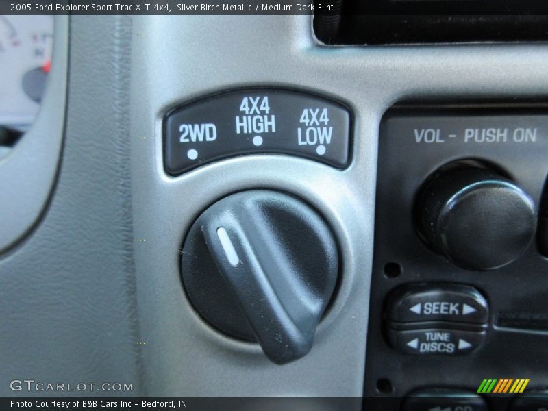 Silver Birch Metallic / Medium Dark Flint 2005 Ford Explorer Sport Trac XLT 4x4