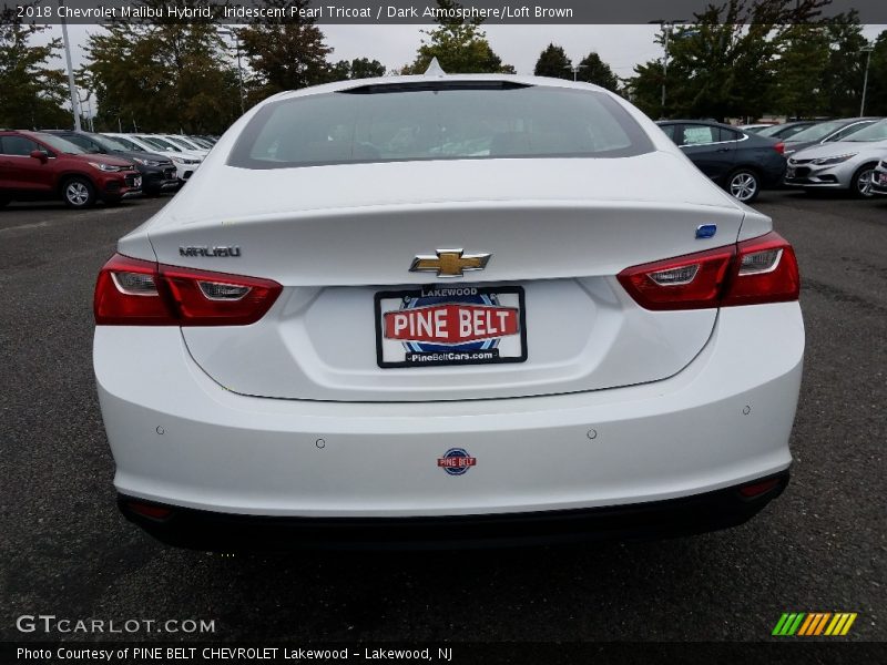 Iridescent Pearl Tricoat / Dark Atmosphere/Loft Brown 2018 Chevrolet Malibu Hybrid