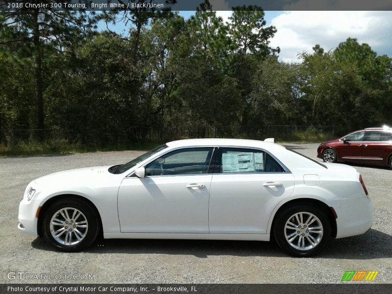 Bright White / Black/Linen 2018 Chrysler 300 Touring