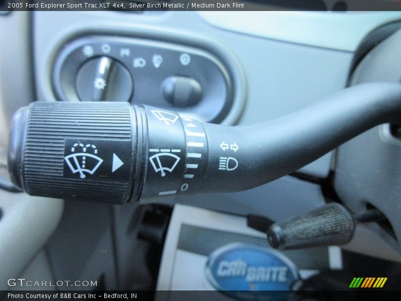 Silver Birch Metallic / Medium Dark Flint 2005 Ford Explorer Sport Trac XLT 4x4