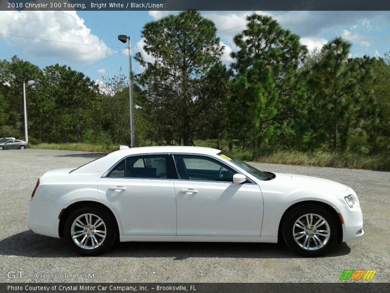 Bright White / Black/Linen 2018 Chrysler 300 Touring