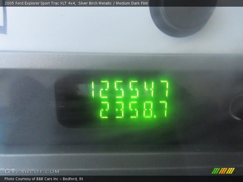 Silver Birch Metallic / Medium Dark Flint 2005 Ford Explorer Sport Trac XLT 4x4