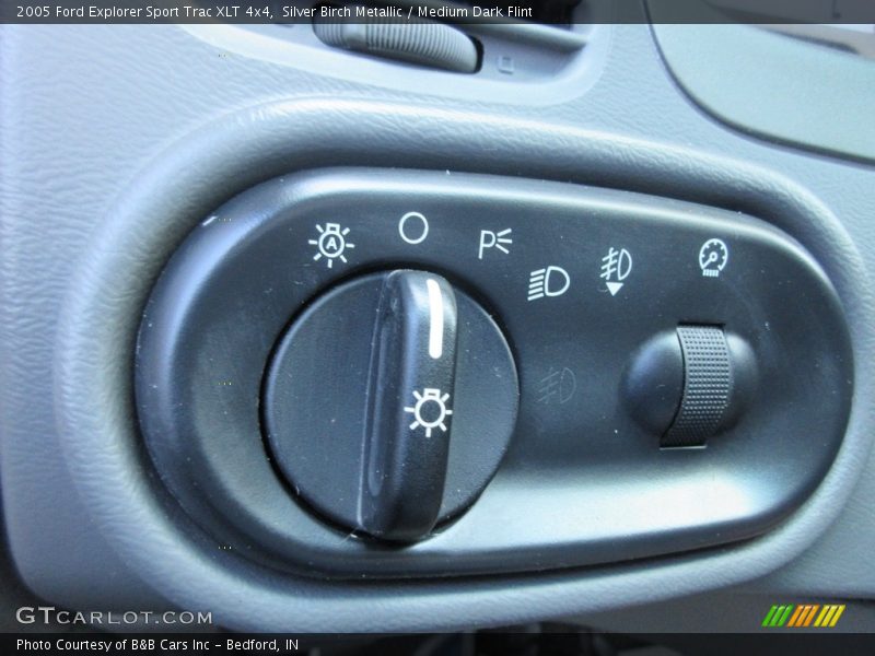 Silver Birch Metallic / Medium Dark Flint 2005 Ford Explorer Sport Trac XLT 4x4
