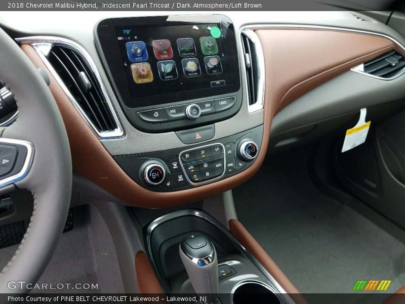 Iridescent Pearl Tricoat / Dark Atmosphere/Loft Brown 2018 Chevrolet Malibu Hybrid