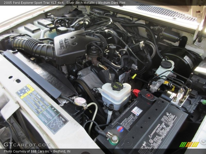 Silver Birch Metallic / Medium Dark Flint 2005 Ford Explorer Sport Trac XLT 4x4