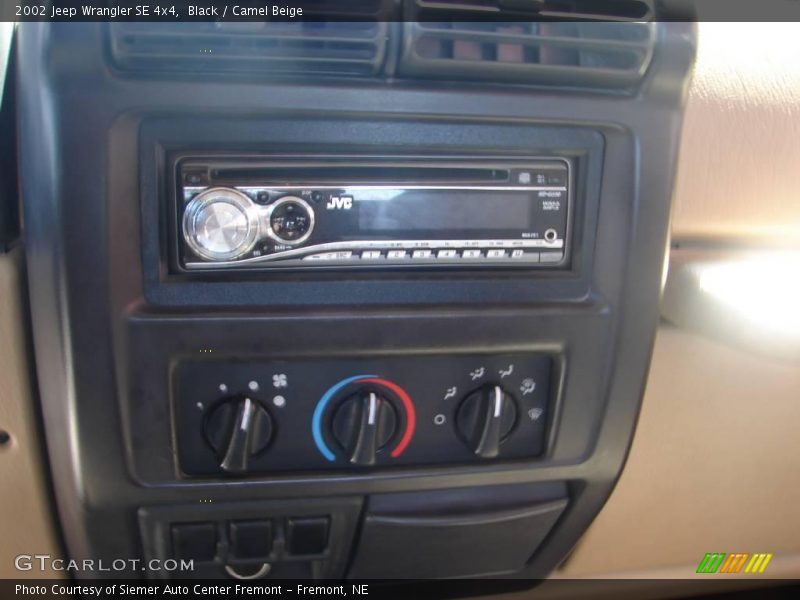 Black / Camel Beige 2002 Jeep Wrangler SE 4x4