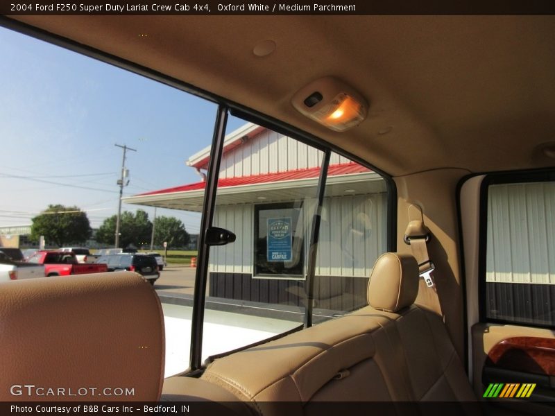 Oxford White / Medium Parchment 2004 Ford F250 Super Duty Lariat Crew Cab 4x4