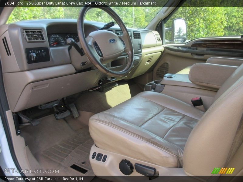 Oxford White / Medium Parchment 2004 Ford F250 Super Duty Lariat Crew Cab 4x4
