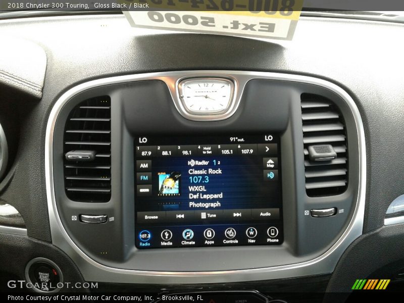 Gloss Black / Black 2018 Chrysler 300 Touring